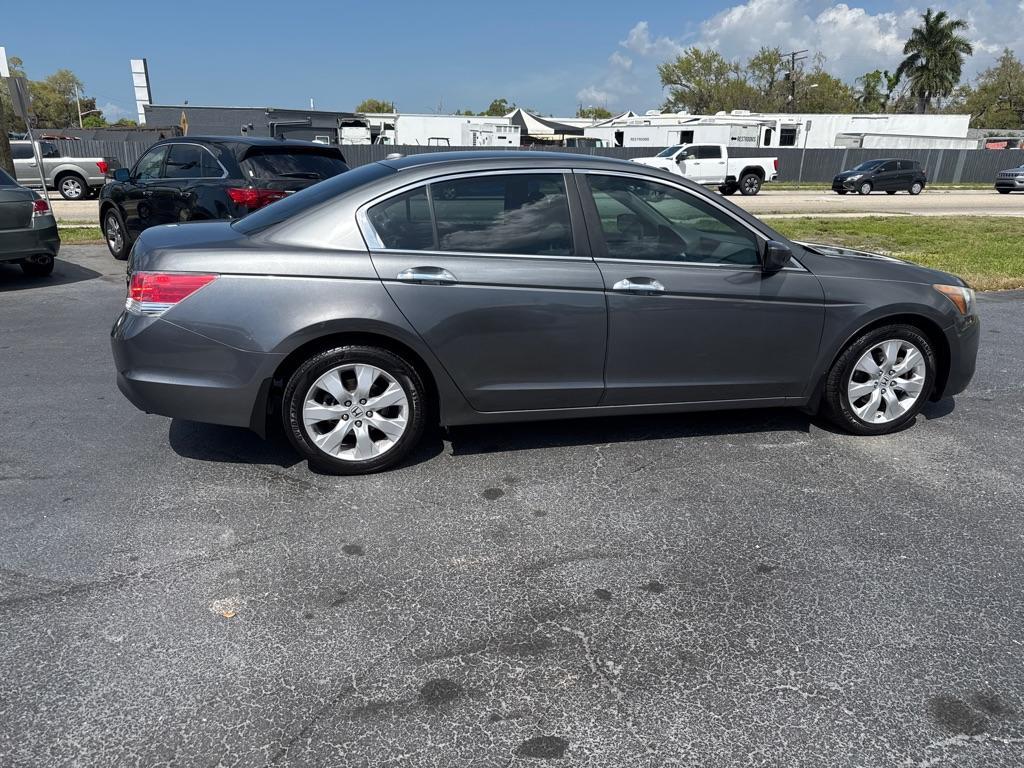 2009 GRAY HONDA ACCORD EXL (1HGCP36839A) with an 3.5L engine, Automatic transmission, located at 2929 9th St. West, Bradenton, 34205, (941) 242-2810, 27.473591, -82.570679 - Thanks for inquring into DriveNation USA! All vehicles listed can be viewed at www.drivenationusa.com for vehicle history reports and additonal info. We cannot quote any terms such as down payments or monthly payments without an application. You can apply directly at www.drivenationusa.com or by con - Photo#7