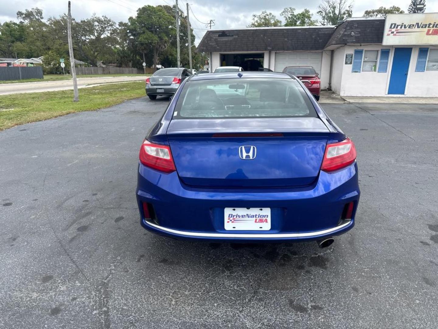 2013 BLUE HONDA ACCORD EXL (1HGCT1B88DA) with an 2.4L engine, Automatic transmission, located at 2929 9th St. West, Bradenton, 34205, (941) 242-2810, 27.473591, -82.570679 - Thanks for inquring into DriveNation USA! All vehicles listed can be viewed at www.drivenationusa.com for vehicle history reports and additonal info. We cannot quote any terms such as down payments or monthly payments without an application. You can apply directly at www.drivenationusa.com or by con - Photo#6