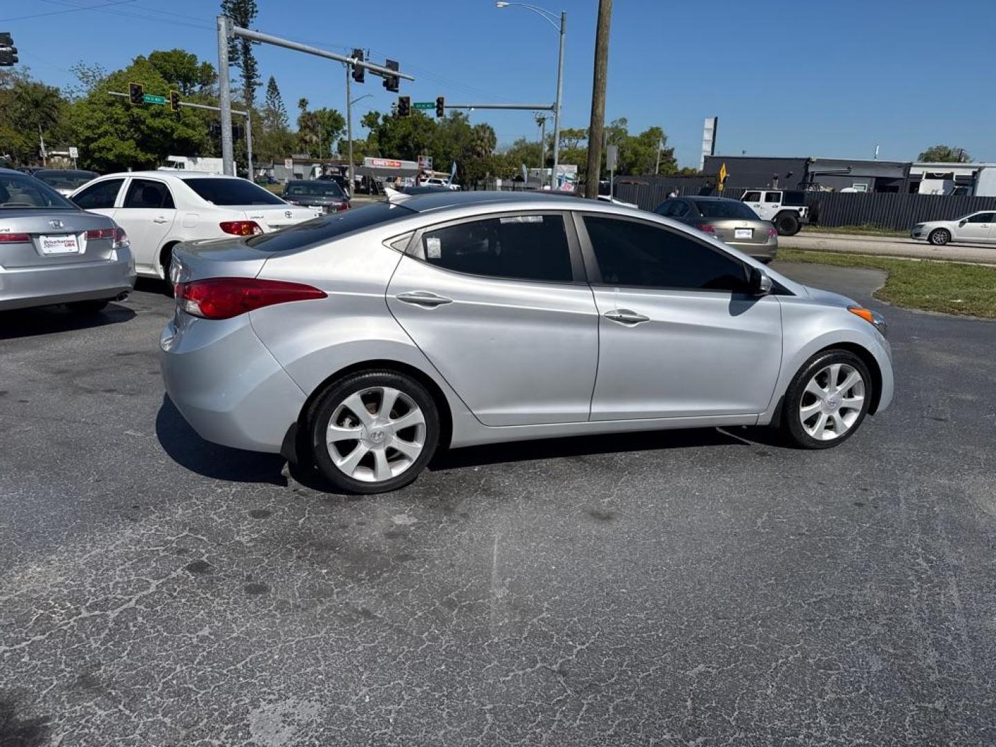 2013 SILVER HYUNDAI ELANTRA GLS (5NPDH4AE8DH) with an 1.8L engine, Automatic transmission, located at 2929 9th St. West, Bradenton, 34205, (941) 242-2810, 27.473591, -82.570679 - Photo#9