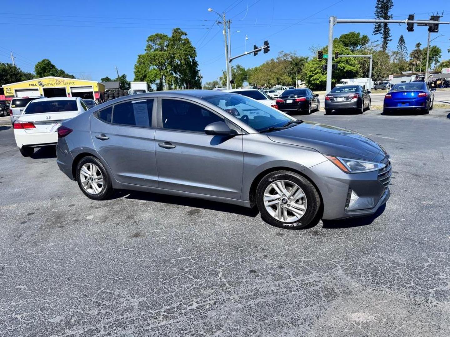2019 GRAY HYUNDAI ELANTRA SEL (5NPD84LF2KH) with an 2.0L engine, Automatic transmission, located at 2929 9th St. West, Bradenton, 34205, (941) 242-2810, 27.473591, -82.570679 - Photo#0
