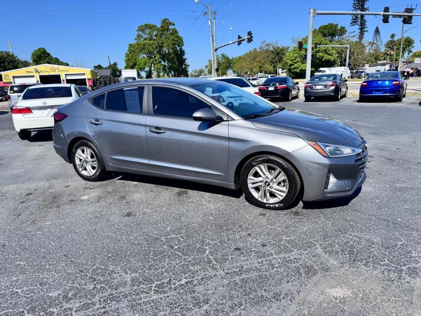 2019 GRAY HYUNDAI ELANTRA SEL (5NPD84LF2KH) with an 2.0L engine, Automatic transmission, located at 2929 9th St. West, Bradenton, 34205, (941) 242-2810, 27.473591, -82.570679 - Photo#1