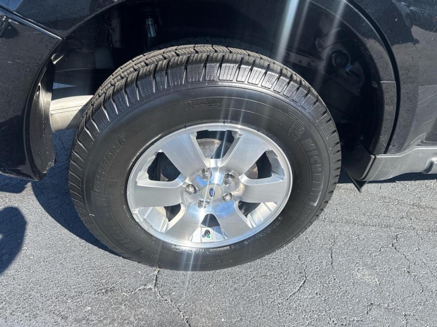2012 BLACK FORD ESCAPE XLS (1FMCU0C76CK) with an 2.5L engine, Automatic transmission, located at 2929 9th St. West, Bradenton, 34205, (941) 242-2810, 27.473591, -82.570679 - Thanks for inquring into DriveNation USA! All vehicles listed can be viewed at www.drivenationusa.com for vehicle history reports and additonal info. We cannot quote any terms such as down payments or monthly payments without an application. You can apply directly at www.drivenationusa.com or by con - Photo#6