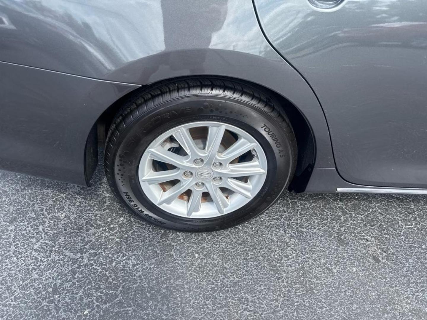 2017 BLACK TOYOTA CAMRY LE (4T1BF1FK3HU) with an 2.5L engine, Automatic transmission, located at 2929 9th St. West, Bradenton, 34205, (941) 242-2810, 27.473591, -82.570679 - Thanks for inquring into DriveNation USA! All vehicles listed can be viewed at www.drivenationusa.com for vehicle history reports and additonal info. We cannot quote any terms such as down payments or monthly payments without an application. You can apply directly at www.drivenationusa.com or by con - Photo#6