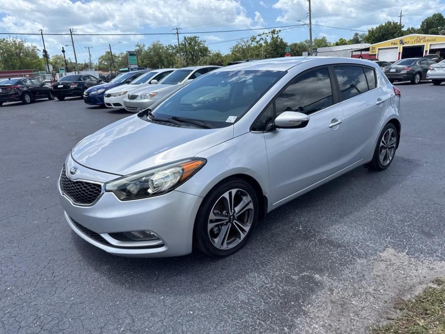 2016 SILVER KIA FORTE EX (KNAFX5A83G5) with an 2.0L engine, Automatic transmission, located at 2929 9th St. West, Bradenton, 34205, (941) 242-2810, 27.473591, -82.570679 - Thanks for inquring into DriveNation USA! All vehicles listed can be viewed at www.drivenationusa.com for vehicle history reports and additonal info. We cannot quote any terms such as down payments or monthly payments without an application. You can apply directly at www.drivenationusa.com or by con - Photo#5