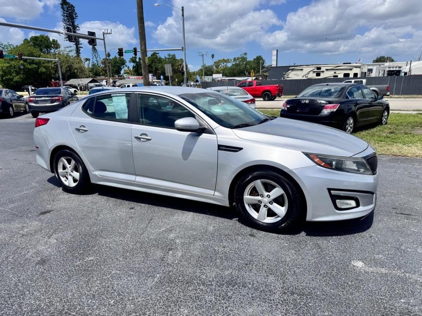 2014 SILVER KIA OPTIMA LX (5XXGM4A75EG) with an 2.4L engine, Automatic transmission, located at 2929 9th St. West, Bradenton, 34205, (941) 242-2810, 27.473591, -82.570679 - Photo#1