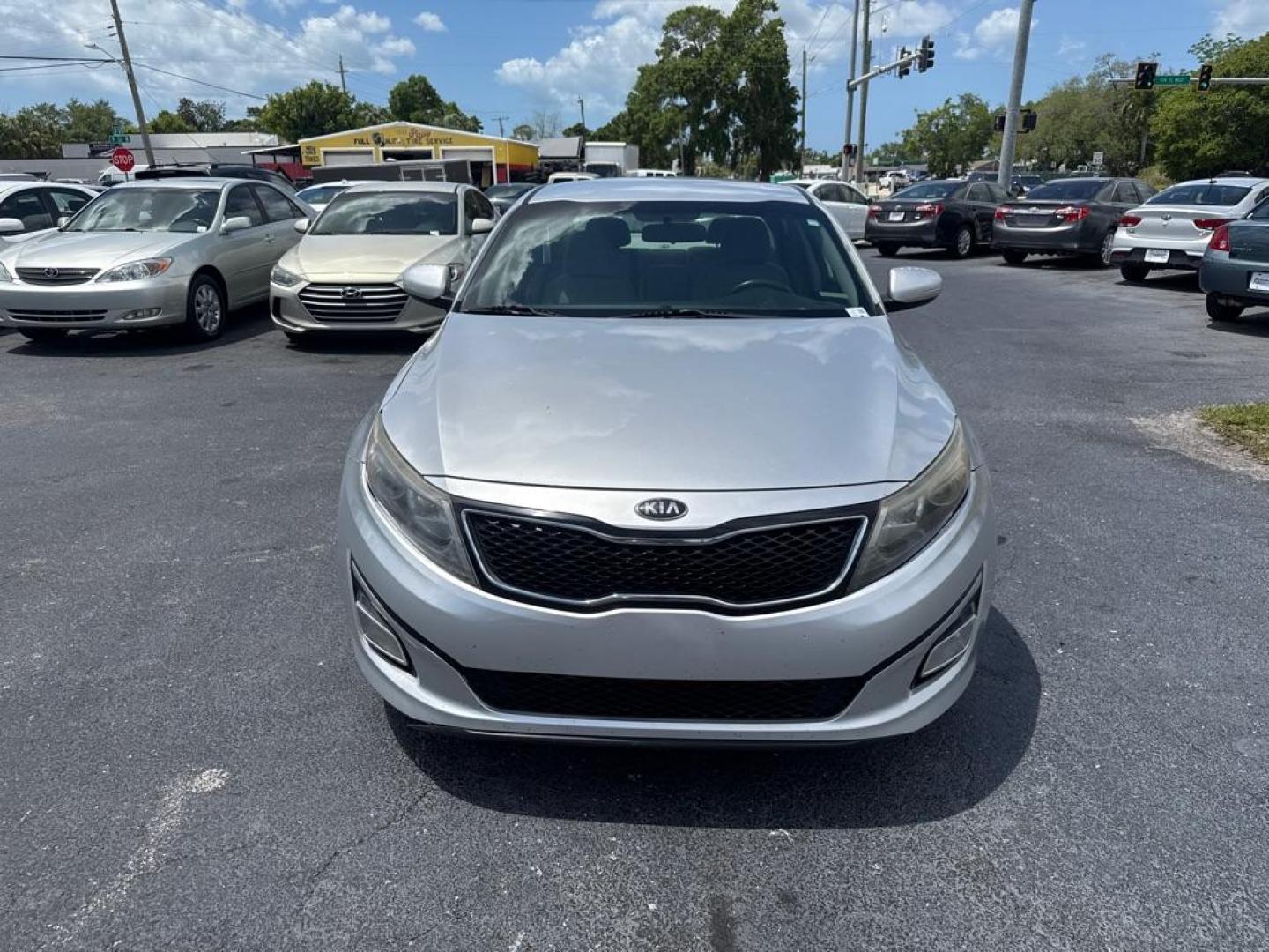 2014 SILVER KIA OPTIMA LX (5XXGM4A75EG) with an 2.4L engine, Automatic transmission, located at 2929 9th St. West, Bradenton, 34205, (941) 242-2810, 27.473591, -82.570679 - Photo#2
