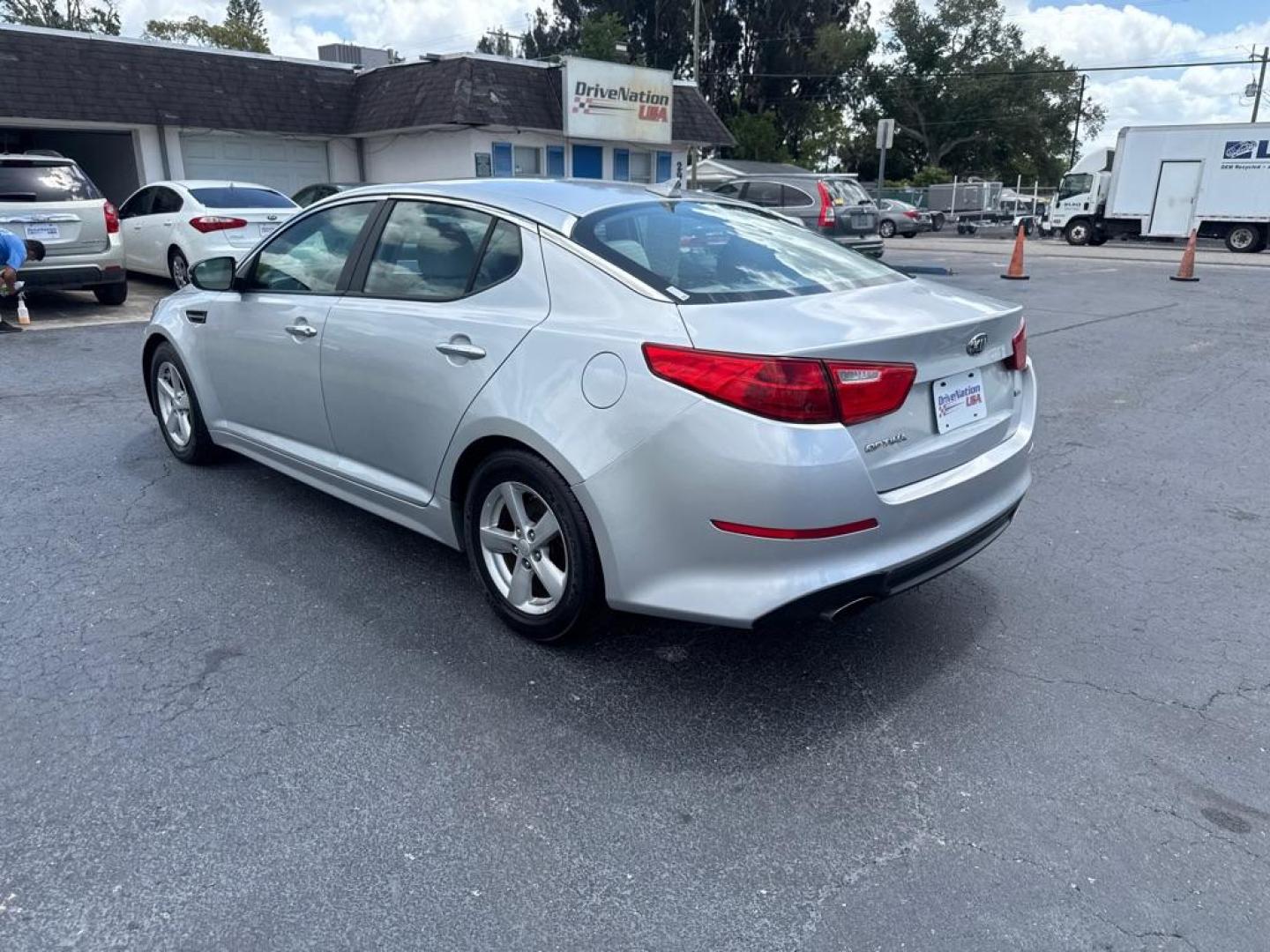 2014 SILVER KIA OPTIMA LX (5XXGM4A75EG) with an 2.4L engine, Automatic transmission, located at 2929 9th St. West, Bradenton, 34205, (941) 242-2810, 27.473591, -82.570679 - Photo#5