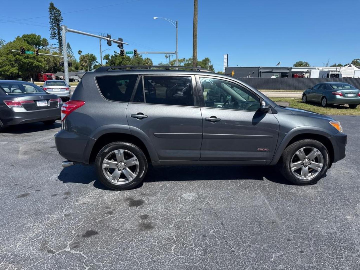 2011 GRAY TOYOTA RAV4 SPORT (JTMWF4DV4B5) with an 2.5L engine, Automatic transmission, located at 2929 9th St. West, Bradenton, 34205, (941) 242-2810, 27.473591, -82.570679 - Thanks for inquring into DriveNation USA! All vehicles listed can be viewed at www.drivenationusa.com for vehicle history reports and additonal info. We cannot quote any terms such as down payments or monthly payments without an application. You can apply directly at www.drivenationusa.com or by con - Photo#7