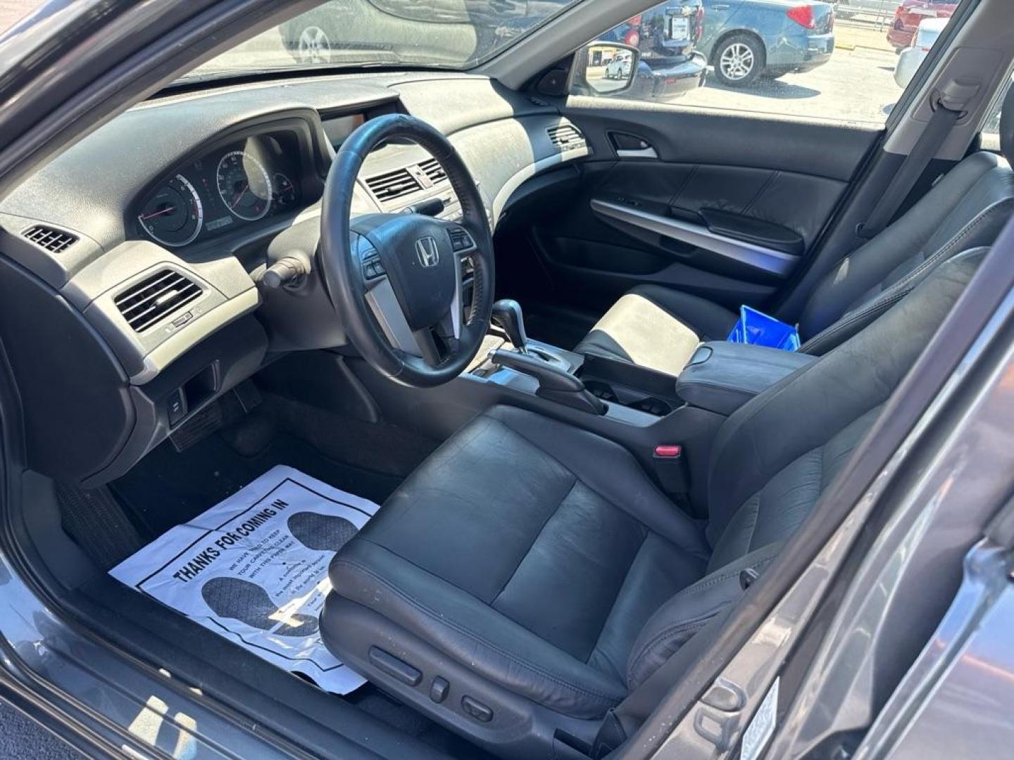 2009 GRAY HONDA ACCORD EXL (1HGCP268X9A) with an 2.4L engine, Automatic transmission, located at 2929 9th St. West, Bradenton, 34205, (941) 242-2810, 27.473591, -82.570679 - Thanks for inquring into DriveNation USA! All vehicles listed can be viewed at www.drivenationusa.com for vehicle history reports and additonal info. We cannot quote any terms such as down payments or monthly payments without an application. You can apply directly at www.drivenationusa.com or by con - Photo#9