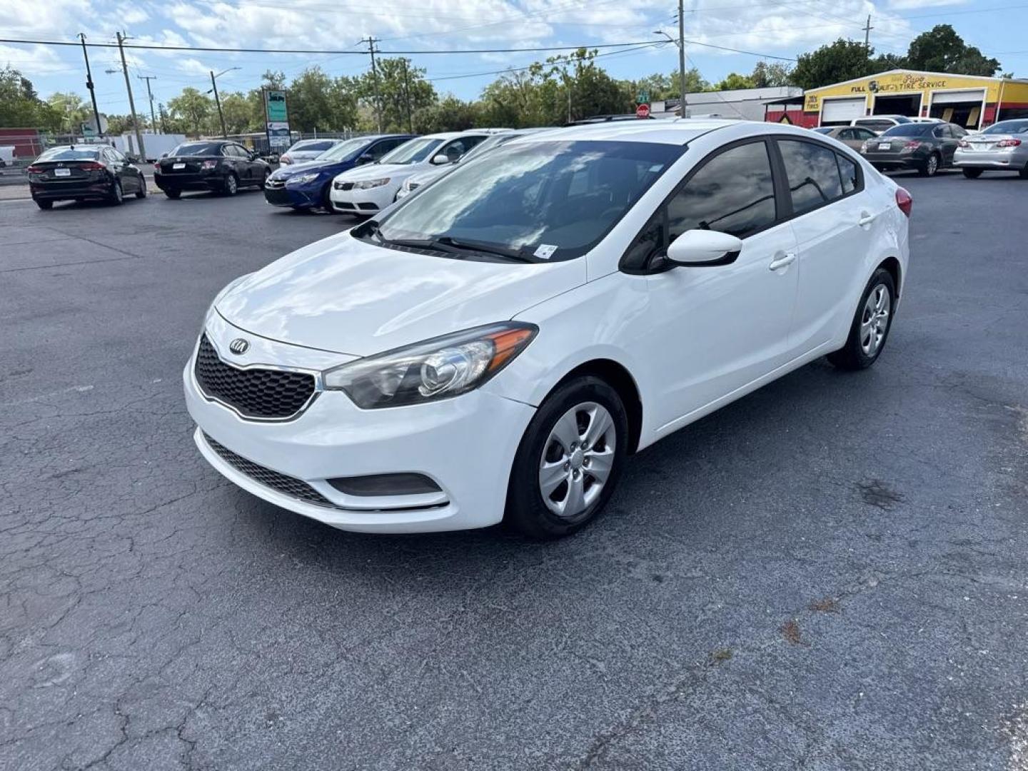 2016 WHITE KIA FORTE LX (KNAFK4A67G5) with an 1.8L engine, Automatic transmission, located at 2929 9th St. West, Bradenton, 34205, (941) 242-2810, 27.473591, -82.570679 - Thanks for inquring into DriveNation USA! All vehicles listed can be viewed at www.drivenationusa.com for vehicle history reports and additonal info. We cannot quote any terms such as down payments or monthly payments without an application. You can apply directly at www.drivenationusa.com or by con - Photo#3