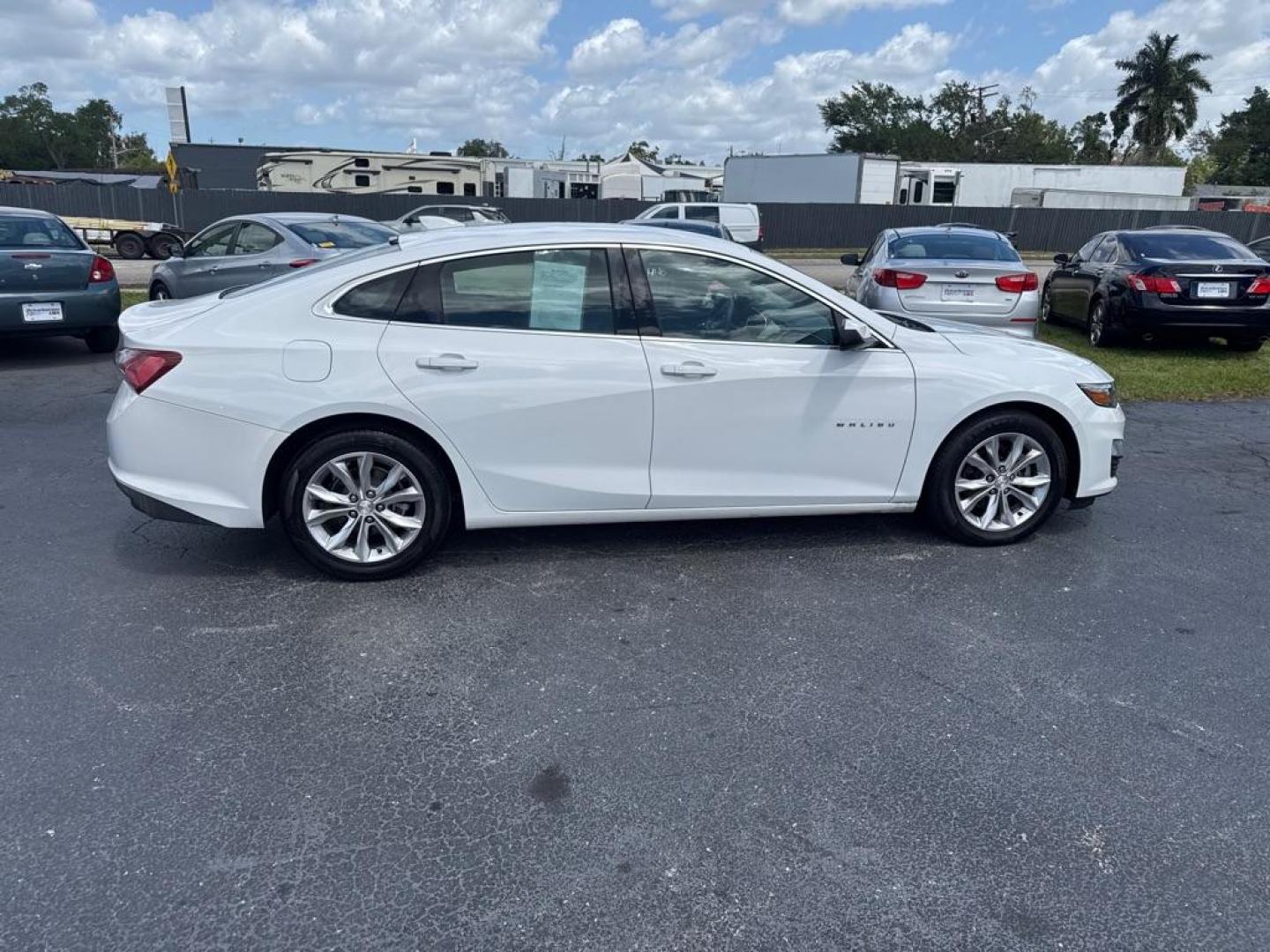 2019 WHITE CHEVROLET MALIBU LT (1G1ZD5ST1KF) with an 1.5L engine, Continuously Variable transmission, located at 2929 9th St. West, Bradenton, 34205, (941) 242-2810, 27.473591, -82.570679 - Thanks for inquring into DriveNation USA! All vehicles listed can be viewed at www.drivenationusa.com for vehicle history reports and additonal info. We cannot quote any terms such as down payments or monthly payments without an application. You can apply directly at www.drivenationusa.com or by con - Photo#7