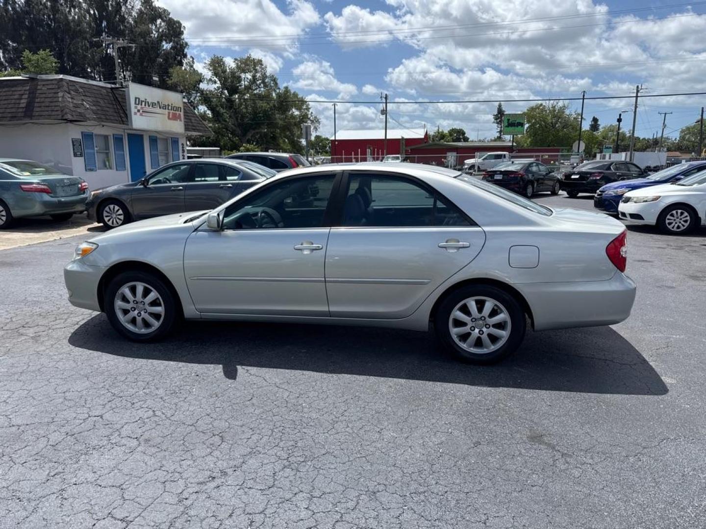 2004 SILVER TOYOTA CAMRY LE (JTDBF30K040) with an 3.0L engine, Automatic transmission, located at 2929 9th St. West, Bradenton, 34205, (941) 242-2810, 27.473591, -82.570679 - Thanks for inquring into DriveNation USA! All vehicles listed can be viewed at www.drivenationusa.com for vehicle history reports and additonal info. We cannot quote any terms such as down payments or monthly payments without an application. You can apply directly at www.drivenationusa.com or by con - Photo#4