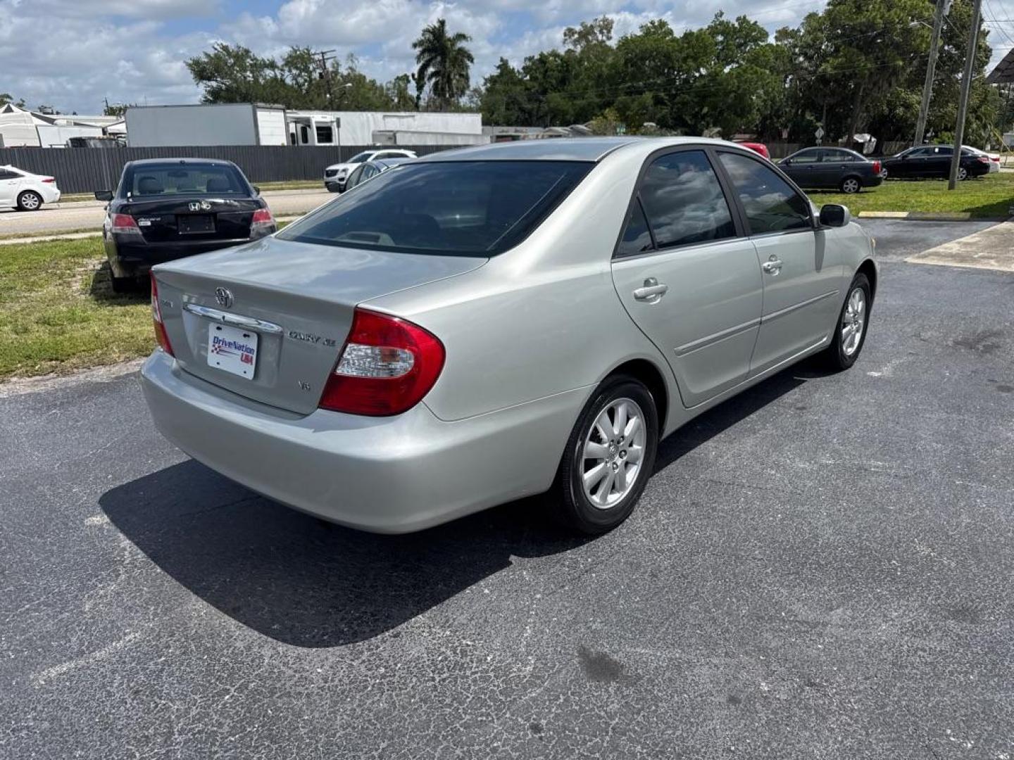 2004 SILVER TOYOTA CAMRY LE (JTDBF30K040) with an 3.0L engine, Automatic transmission, located at 2929 9th St. West, Bradenton, 34205, (941) 242-2810, 27.473591, -82.570679 - Thanks for inquring into DriveNation USA! All vehicles listed can be viewed at www.drivenationusa.com for vehicle history reports and additonal info. We cannot quote any terms such as down payments or monthly payments without an application. You can apply directly at www.drivenationusa.com or by con - Photo#7