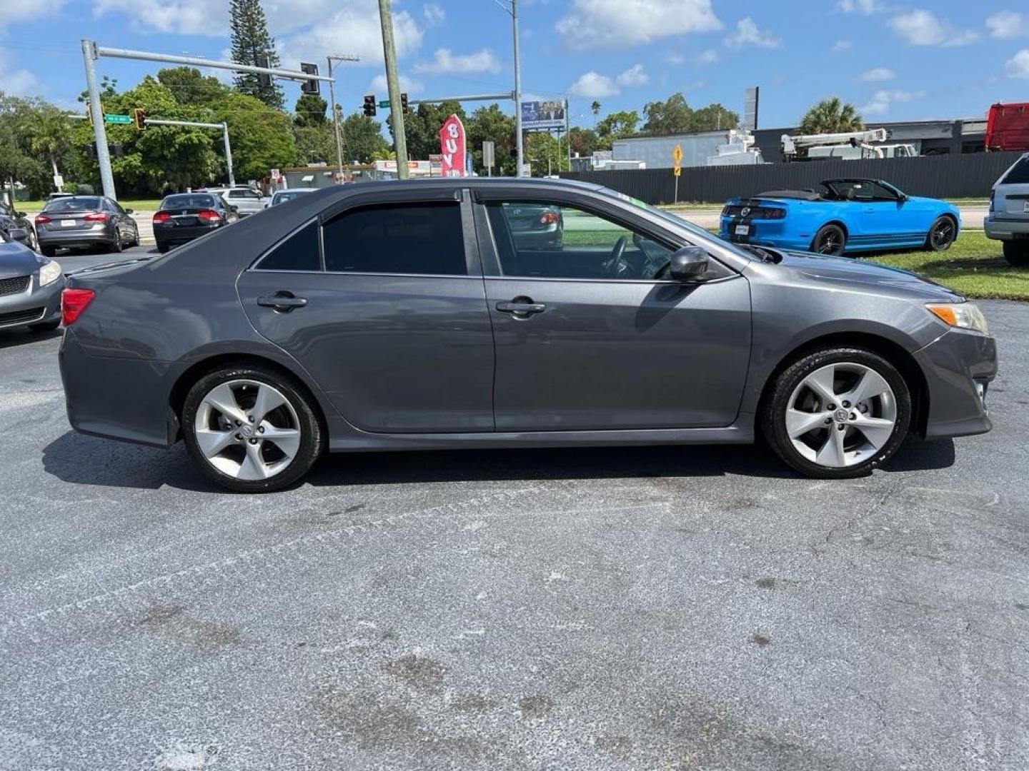 2014 SILVER TOYOTA CAMRY L (4T1BF1FK5EU) with an 2.5L engine, Automatic transmission, located at 2929 9th St. West, Bradenton, 34205, (941) 242-2810, 27.473591, -82.570679 - Thanks for inquring into DriveNation USA! All vehicles listed can be viewed at www.drivenationusa.com for vehicle history reports and additonal info. We cannot quote any terms such as down payments or monthly payments without an application. You can apply directly at www.drivenationusa.com or by con - Photo#9