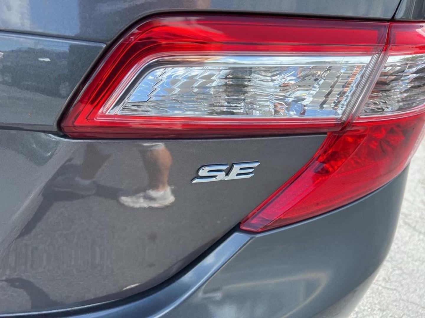 2014 SILVER TOYOTA CAMRY L (4T1BF1FK5EU) with an 2.5L engine, Automatic transmission, located at 2929 9th St. West, Bradenton, 34205, (941) 242-2810, 27.473591, -82.570679 - Thanks for inquring into DriveNation USA! All vehicles listed can be viewed at www.drivenationusa.com for vehicle history reports and additonal info. We cannot quote any terms such as down payments or monthly payments without an application. You can apply directly at www.drivenationusa.com or by con - Photo#11