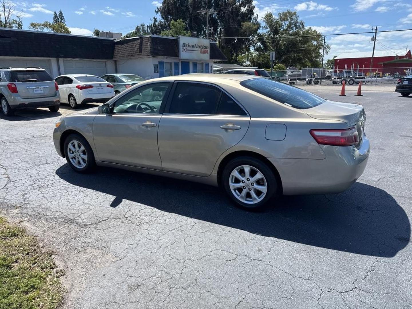 2007 TAN TOYOTA CAMRY LE (4T1BE46K07U) with an 2.4L engine, Automatic transmission, located at 2929 9th St. West, Bradenton, 34205, (941) 242-2810, 27.473591, -82.570679 - Thanks for inquring into DriveNation USA! All vehicles listed can be viewed at www.drivenationusa.com for vehicle history reports and additonal info. We cannot quote any terms such as down payments or monthly payments without an application. You can apply directly at www.drivenationusa.com or by con - Photo#4
