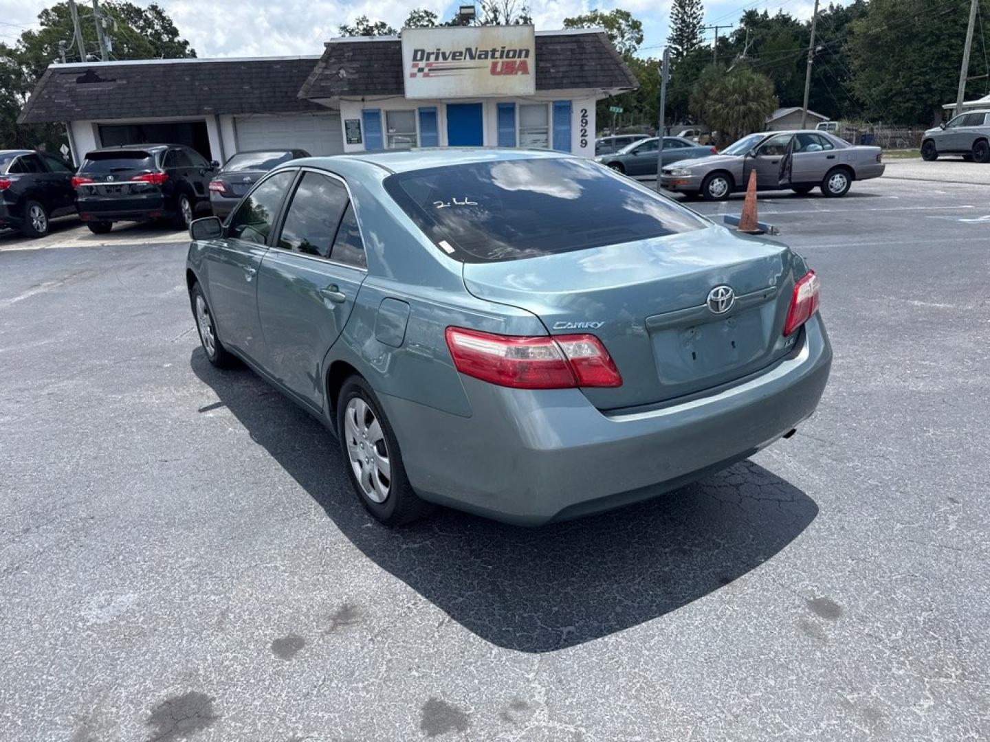 2009 GREEN TOYOTA CAMRY SE (4T1BE46K29U) with an 2.4L engine, Automatic transmission, located at 2929 9th St. West, Bradenton, 34205, (941) 242-2810, 27.473591, -82.570679 - Thanks for inquring into DriveNation USA! All vehicles listed can be viewed at www.drivenationusa.com for vehicle history reports and additonal info. We cannot quote any terms such as down payments or monthly payments without an application. You can apply directly at www.drivenationusa.com or by con- Photo#5