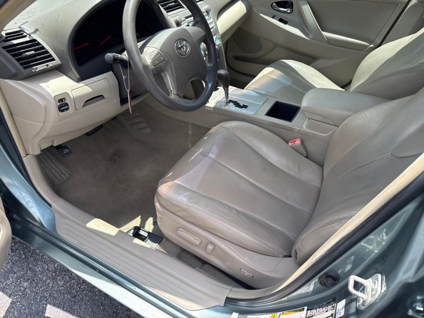 2009 GREEN TOYOTA CAMRY SE (4T1BE46K29U) with an 2.4L engine, Automatic transmission, located at 2929 9th St. West, Bradenton, 34205, (941) 242-2810, 27.473591, -82.570679 - Thanks for inquring into DriveNation USA! All vehicles listed can be viewed at www.drivenationusa.com for vehicle history reports and additonal info. We cannot quote any terms such as down payments or monthly payments without an application. You can apply directly at www.drivenationusa.com or by con- Photo#10