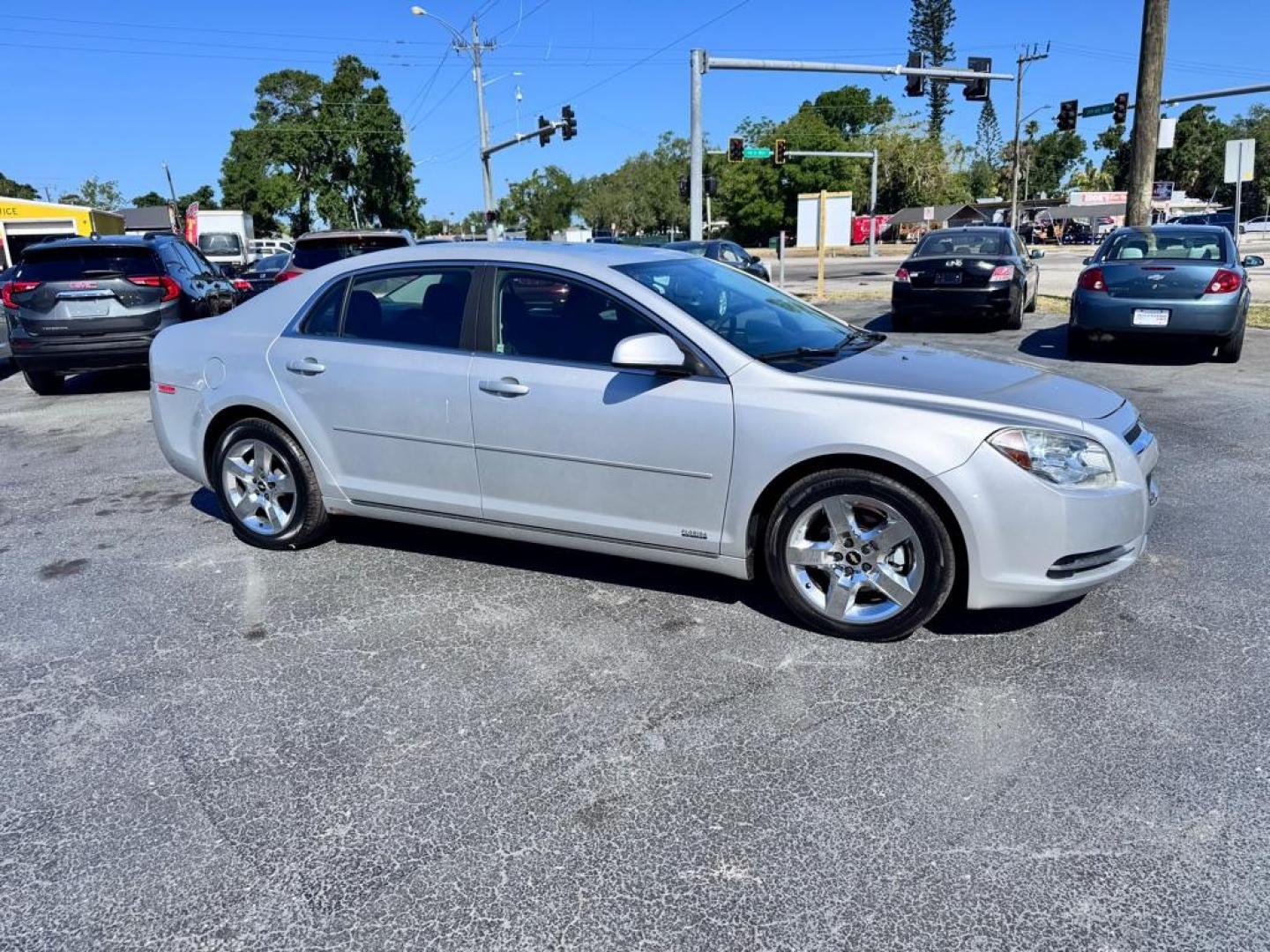 2011 SILVER CHEVROLET MALIBU 1LT (1G1ZC5E1XBF) with an 2.4L engine, Automatic transmission, located at 2929 9th St. West, Bradenton, 34205, (941) 242-2810, 27.473591, -82.570679 - Photo#1