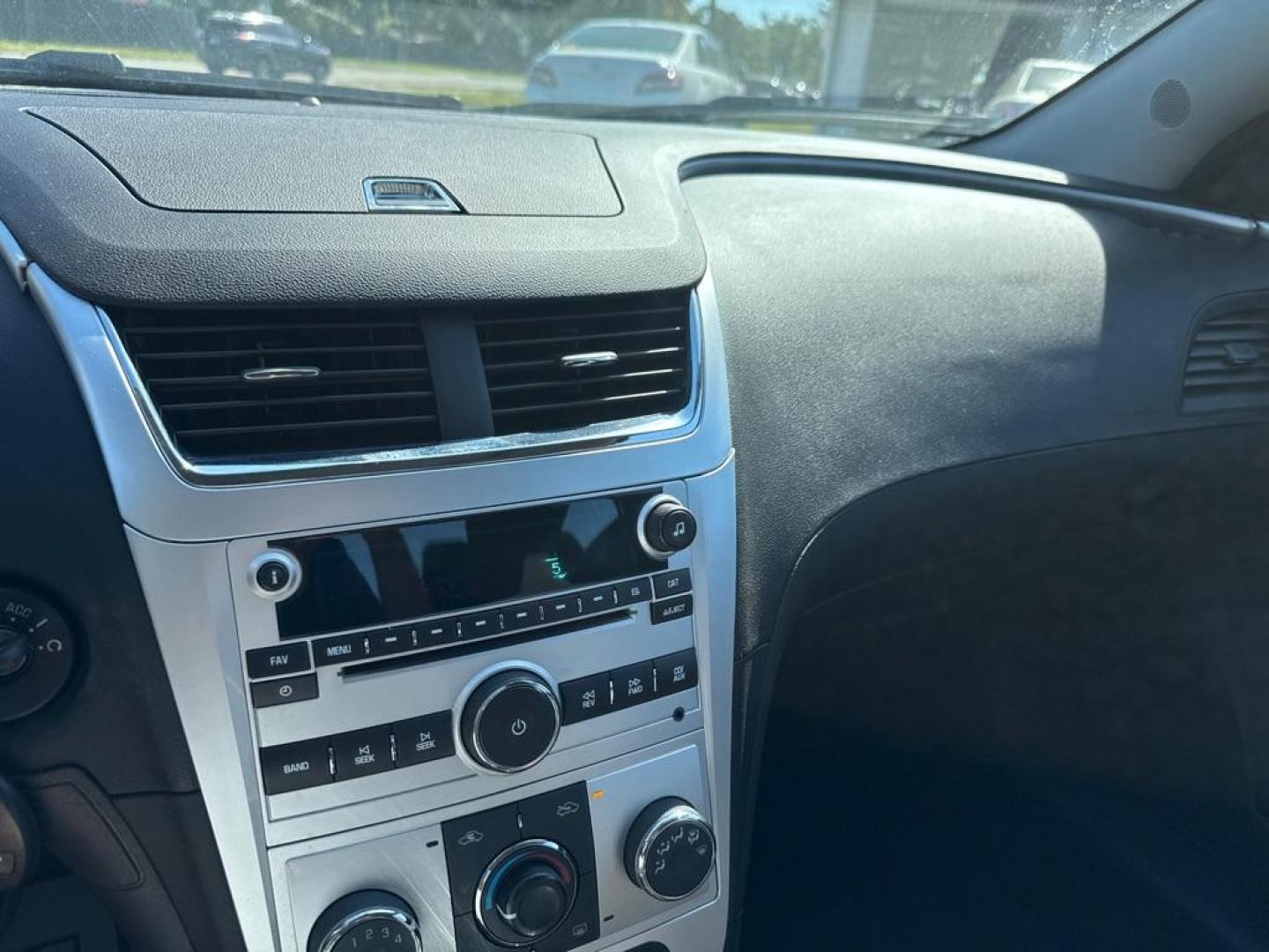 2011 SILVER CHEVROLET MALIBU 1LT (1G1ZC5E1XBF) with an 2.4L engine, Automatic transmission, located at 2929 9th St. West, Bradenton, 34205, (941) 242-2810, 27.473591, -82.570679 - Photo#12