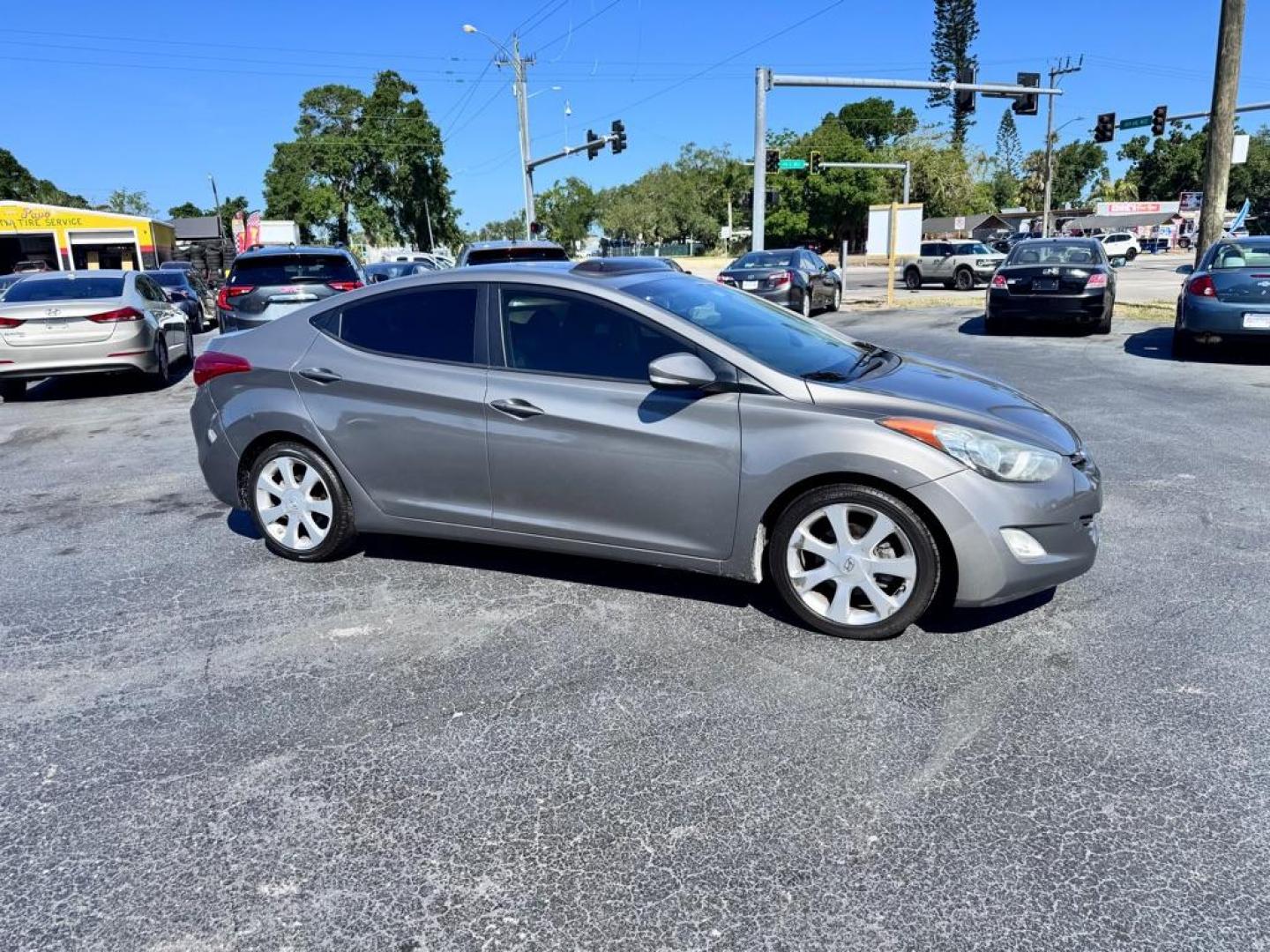 2013 GRAY HYUNDAI ELANTRA GLS (5NPDH4AE9DH) with an 1.8L engine, Automatic transmission, located at 2929 9th St. West, Bradenton, 34205, (941) 242-2810, 27.473591, -82.570679 - Photo#2
