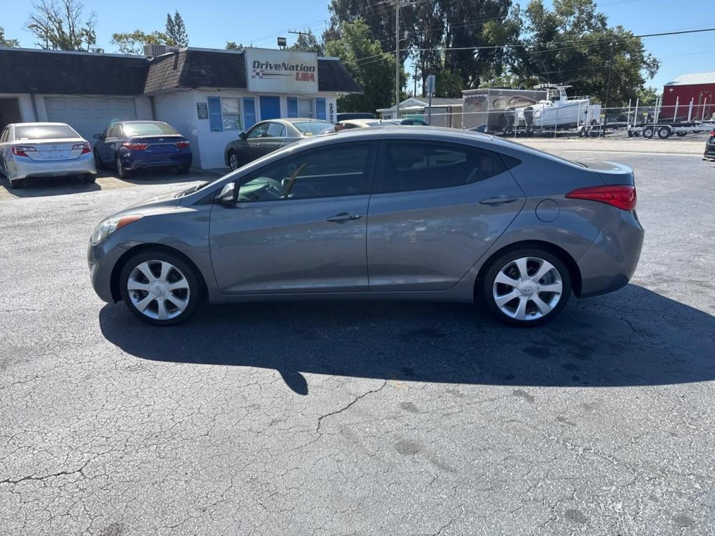 2013 GRAY HYUNDAI ELANTRA GLS (5NPDH4AE9DH) with an 1.8L engine, Automatic transmission, located at 2929 9th St. West, Bradenton, 34205, (941) 242-2810, 27.473591, -82.570679 - Photo#5
