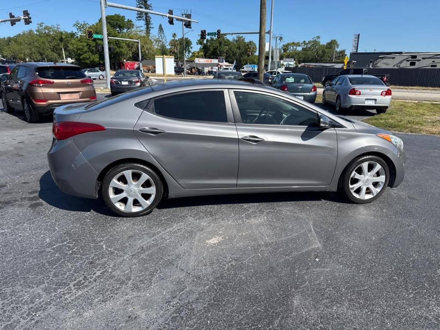 2013 GRAY HYUNDAI ELANTRA GLS (5NPDH4AE9DH) with an 1.8L engine, Automatic transmission, located at 2929 9th St. West, Bradenton, 34205, (941) 242-2810, 27.473591, -82.570679 - Photo#9