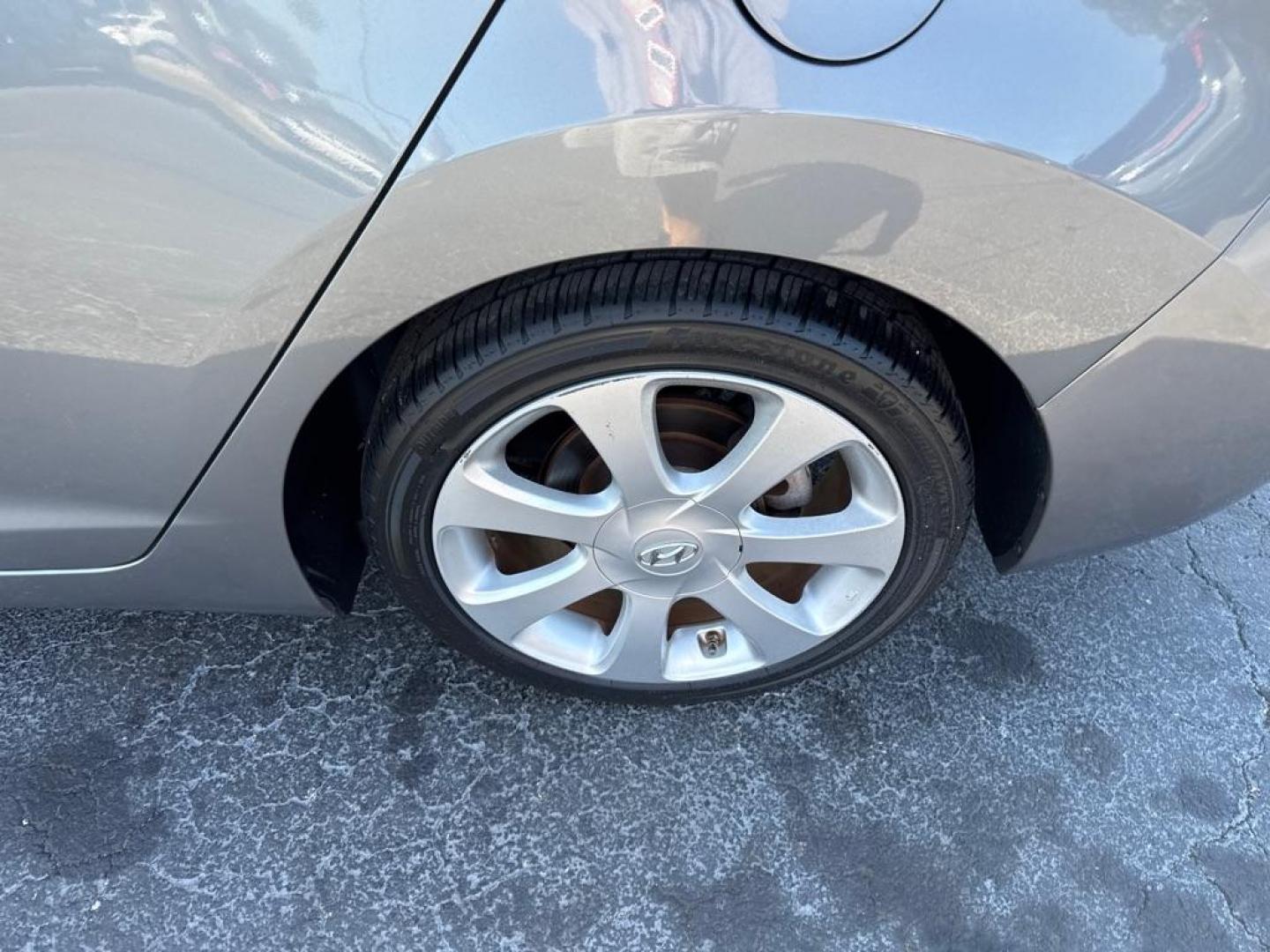 2013 GRAY HYUNDAI ELANTRA GLS (5NPDH4AE9DH) with an 1.8L engine, Automatic transmission, located at 2929 9th St. West, Bradenton, 34205, (941) 242-2810, 27.473591, -82.570679 - Photo#10