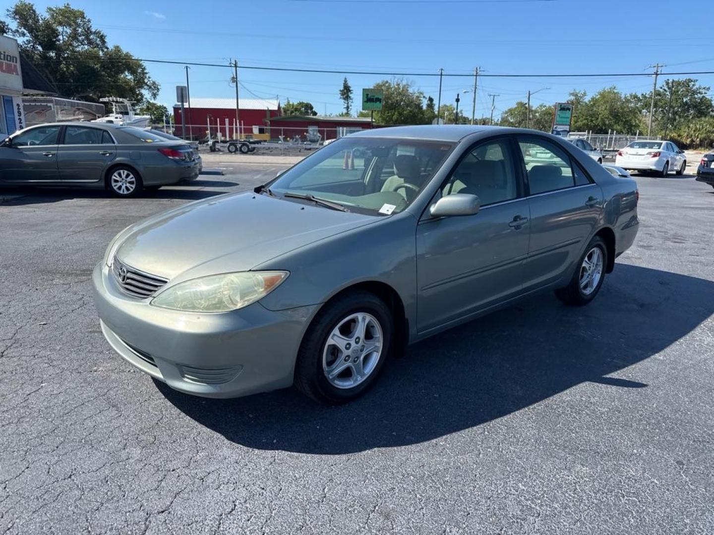 2005 GREEN TOYOTA CAMRY LE (4T1BE32KX5U) with an 2.4L engine, Automatic transmission, located at 2929 9th St. West, Bradenton, 34205, (941) 242-2810, 27.473591, -82.570679 - Thanks for inquring into DriveNation USA! All vehicles listed can be viewed at www.drivenationusa.com for vehicle history reports and additonal info. We cannot quote any terms such as down payments or monthly payments without an application. You can apply directly at www.drivenationusa.com or by con - Photo#3