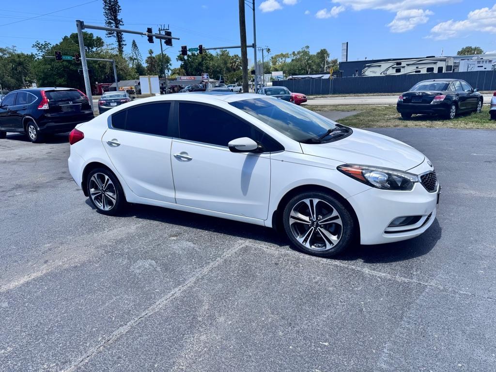 2014 WHITE KIA FORTE EX (KNAFZ4A8XE5) with an 2.0L engine, Automatic transmission, located at 2929 9th St. West, Bradenton, 34205, (941) 242-2810, 27.473591, -82.570679 - Thanks for inquring into DriveNation USA! All vehicles listed can be viewed at www.drivenationusa.com for vehicle history reports and additonal info. We cannot quote any terms such as down payments or monthly payments without an application. You can apply directly at www.drivenationusa.com or by con - Photo#1
