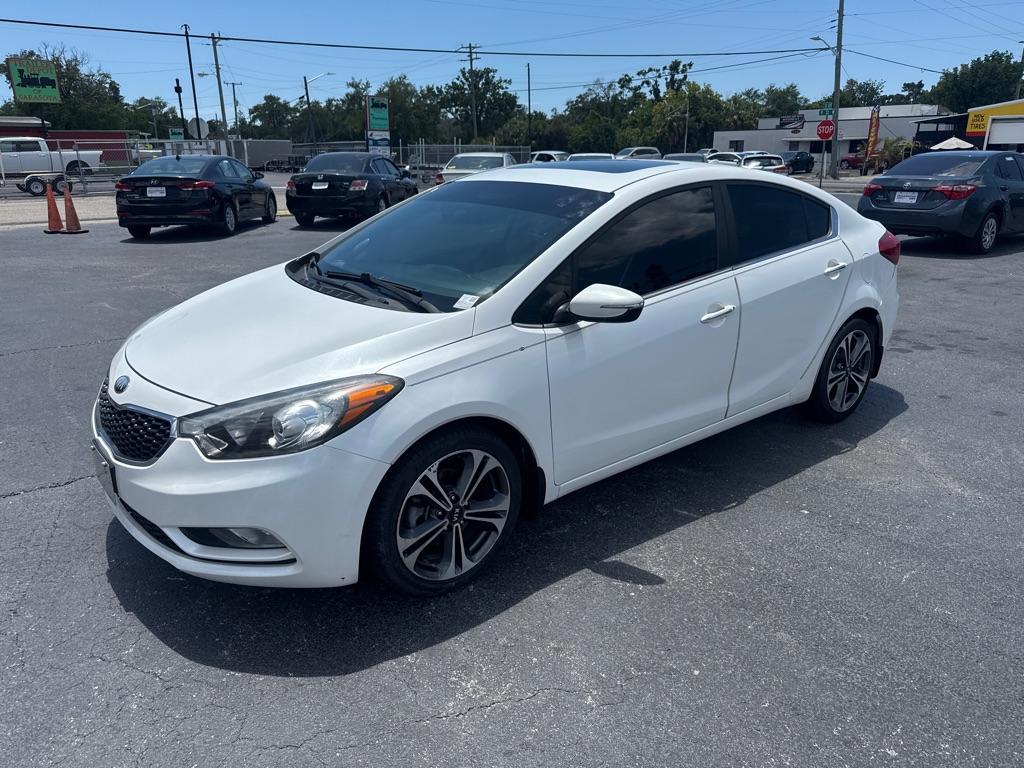 2014 WHITE KIA FORTE EX (KNAFZ4A8XE5) with an 2.0L engine, Automatic transmission, located at 2929 9th St. West, Bradenton, 34205, (941) 242-2810, 27.473591, -82.570679 - Thanks for inquring into DriveNation USA! All vehicles listed can be viewed at www.drivenationusa.com for vehicle history reports and additonal info. We cannot quote any terms such as down payments or monthly payments without an application. You can apply directly at www.drivenationusa.com or by con - Photo#3