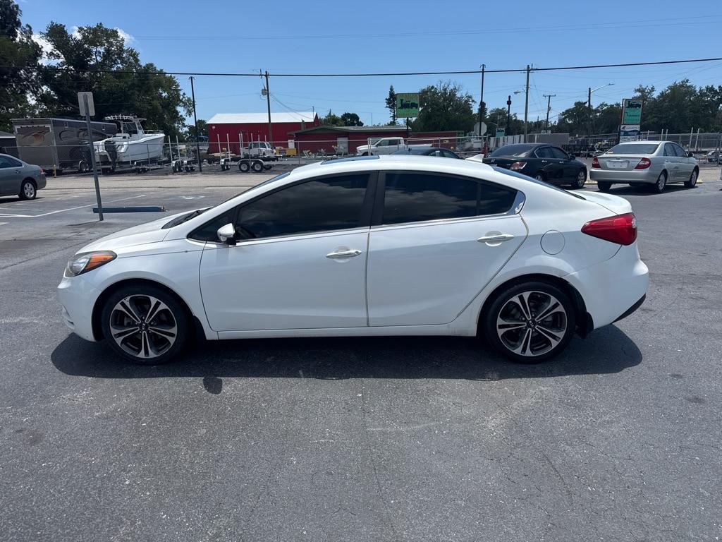 2014 WHITE KIA FORTE EX (KNAFZ4A8XE5) with an 2.0L engine, Automatic transmission, located at 2929 9th St. West, Bradenton, 34205, (941) 242-2810, 27.473591, -82.570679 - Thanks for inquring into DriveNation USA! All vehicles listed can be viewed at www.drivenationusa.com for vehicle history reports and additonal info. We cannot quote any terms such as down payments or monthly payments without an application. You can apply directly at www.drivenationusa.com or by con - Photo#4
