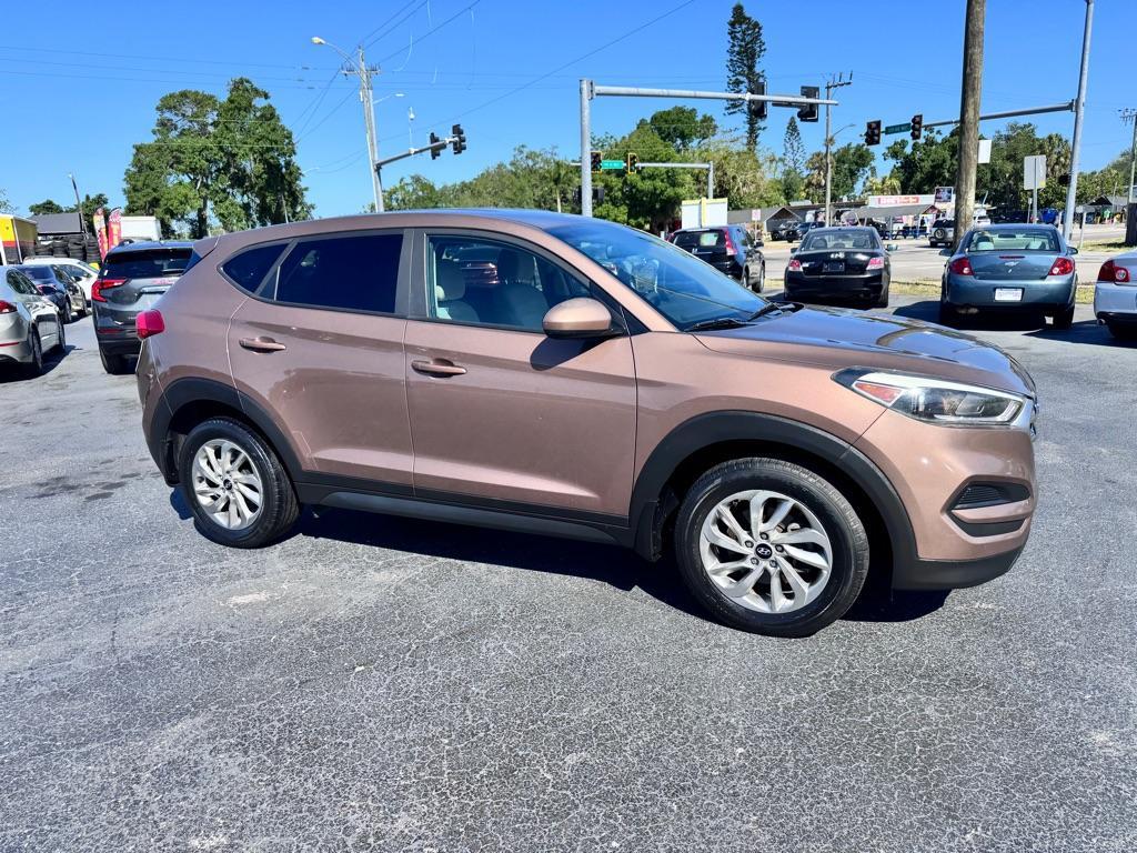 2017 BROWN HYUNDAI TUCSON SE (KM8J23A48HU) with an 2.0L engine, Automatic transmission, located at 2929 9th St. West, Bradenton, 34205, (941) 242-2810, 27.473591, -82.570679 - Thanks for inquring into DriveNation USA! All vehicles listed can be viewed at www.drivenationusa.com for vehicle history reports and additonal info. We cannot quote any terms such as down payments or monthly payments without an application. You can apply directly at www.drivenationusa.com or by con - Photo#1