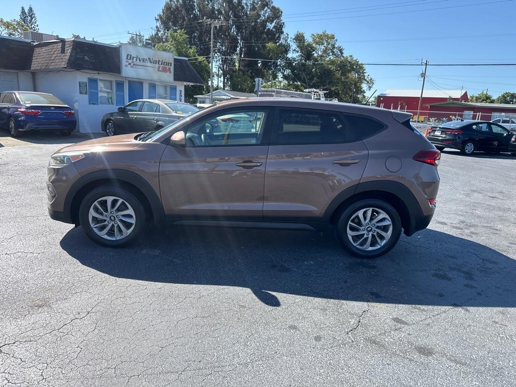 2017 BROWN HYUNDAI TUCSON SE (KM8J23A48HU) with an 2.0L engine, Automatic transmission, located at 2929 9th St. West, Bradenton, 34205, (941) 242-2810, 27.473591, -82.570679 - Thanks for inquring into DriveNation USA! All vehicles listed can be viewed at www.drivenationusa.com for vehicle history reports and additonal info. We cannot quote any terms such as down payments or monthly payments without an application. You can apply directly at www.drivenationusa.com or by con - Photo#4