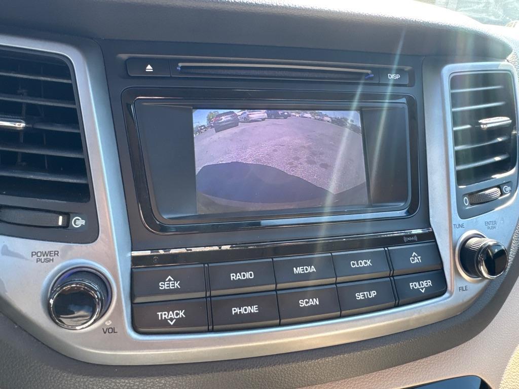 2017 BROWN HYUNDAI TUCSON SE (KM8J23A48HU) with an 2.0L engine, Automatic transmission, located at 2929 9th St. West, Bradenton, 34205, (941) 242-2810, 27.473591, -82.570679 - Thanks for inquring into DriveNation USA! All vehicles listed can be viewed at www.drivenationusa.com for vehicle history reports and additonal info. We cannot quote any terms such as down payments or monthly payments without an application. You can apply directly at www.drivenationusa.com or by con - Photo#12