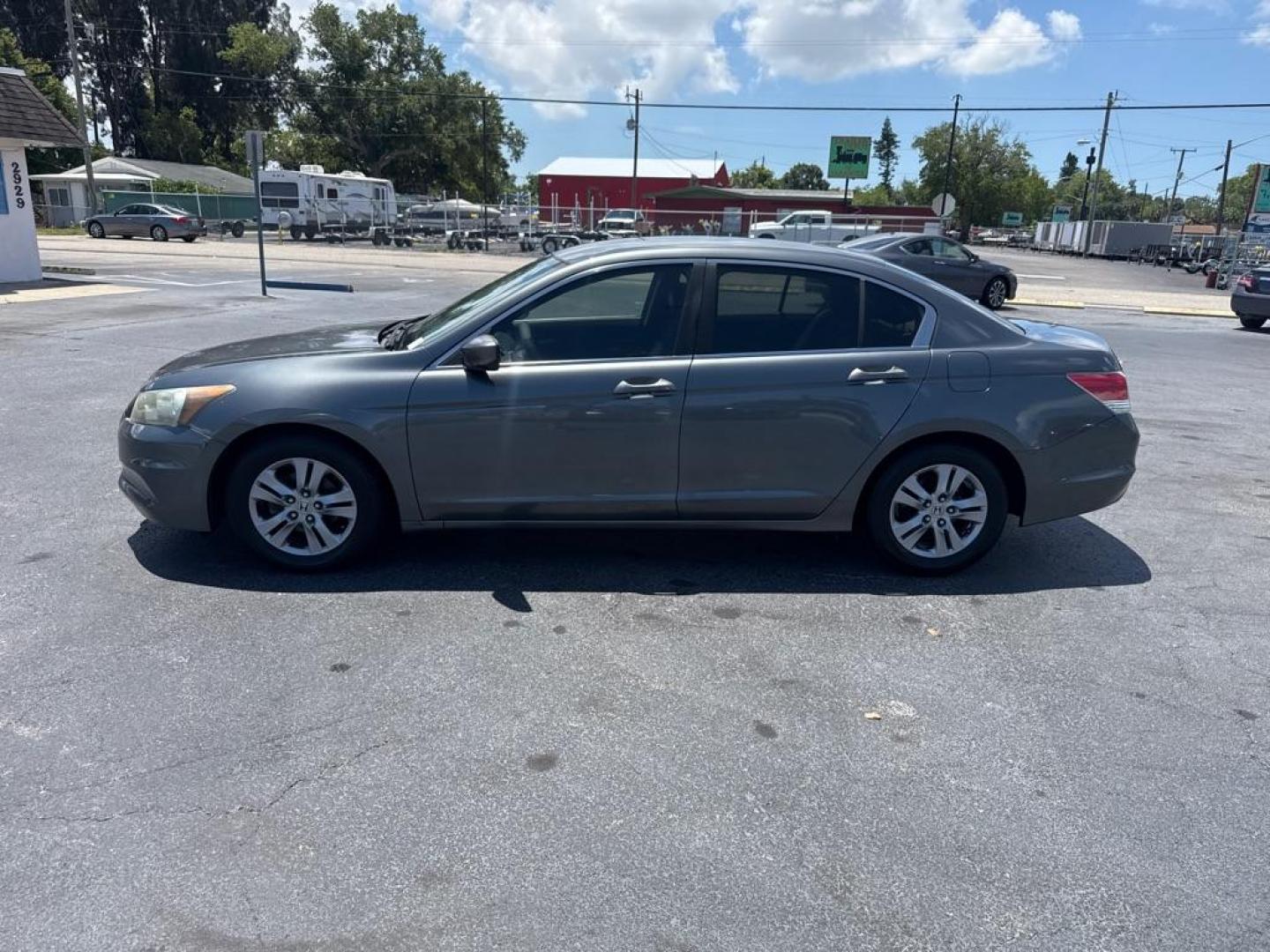 2011 GRAY HONDA ACCORD SE (1HGCP2F63BA) with an 2.4L engine, Automatic transmission, located at 2929 9th St. West, Bradenton, 34205, (941) 242-2810, 27.473591, -82.570679 - Photo#4