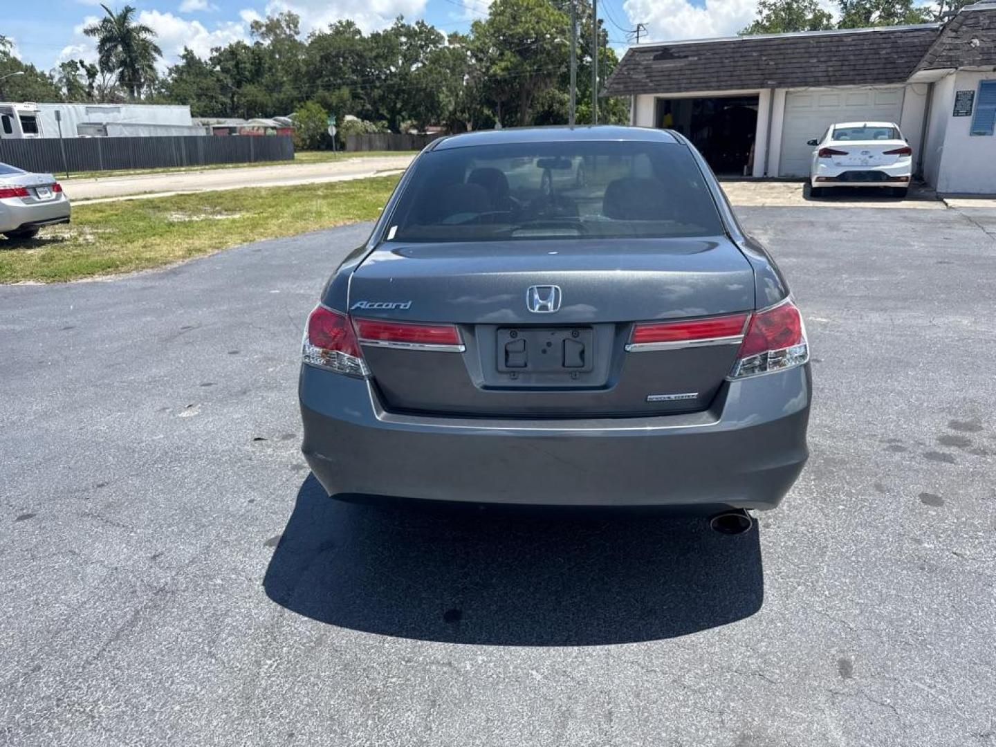 2011 GRAY HONDA ACCORD SE (1HGCP2F63BA) with an 2.4L engine, Automatic transmission, located at 2929 9th St. West, Bradenton, 34205, (941) 242-2810, 27.473591, -82.570679 - Photo#6