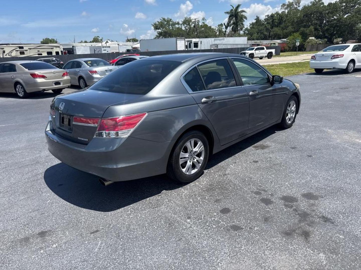 2011 GRAY HONDA ACCORD SE (1HGCP2F63BA) with an 2.4L engine, Automatic transmission, located at 2929 9th St. West, Bradenton, 34205, (941) 242-2810, 27.473591, -82.570679 - Photo#7