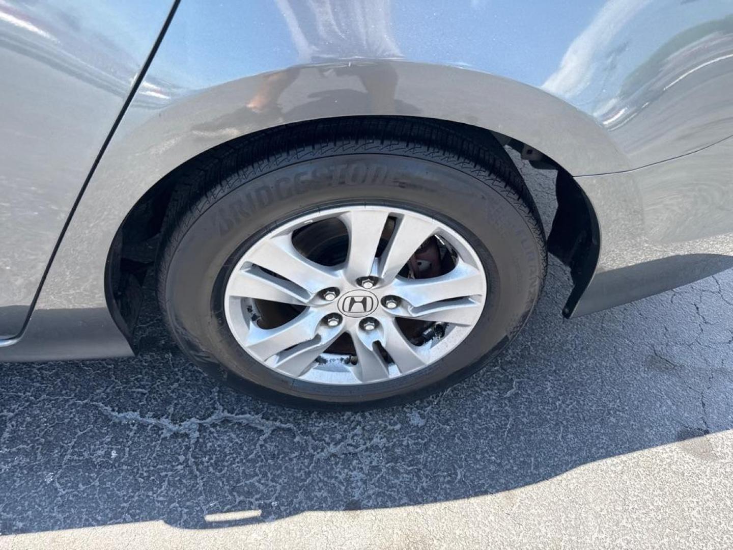2011 GRAY HONDA ACCORD SE (1HGCP2F63BA) with an 2.4L engine, Automatic transmission, located at 2929 9th St. West, Bradenton, 34205, (941) 242-2810, 27.473591, -82.570679 - Photo#9