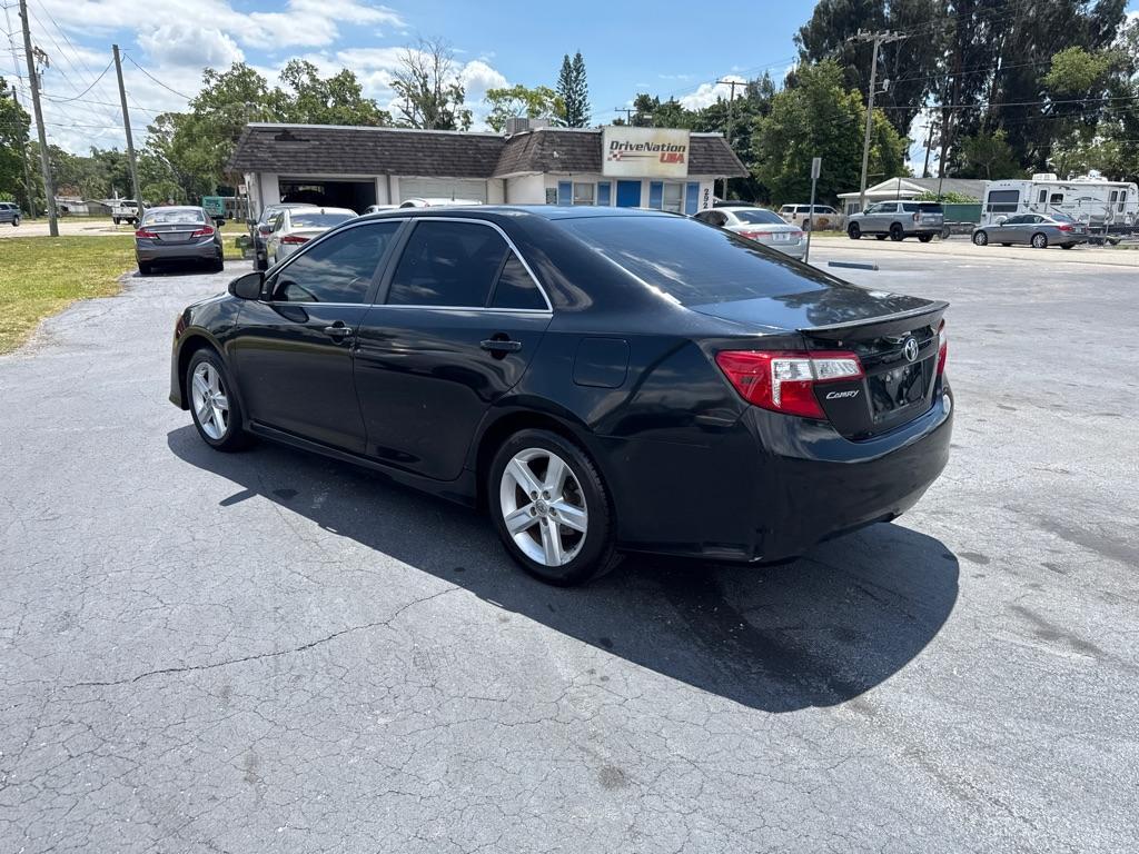 2013 BLACK TOYOTA CAMRY SE (4T1BF1FK8DU) with an 2.5L engine, Automatic transmission, located at 2929 9th St. West, Bradenton, 34205, (941) 242-2810, 27.473591, -82.570679 - Thanks for inquring into DriveNation USA! All vehicles listed can be viewed at www.drivenationusa.com for vehicle history reports and additonal info. We cannot quote any terms such as down payments or monthly payments without an application. You can apply directly at www.drivenationusa.com or by con - Photo#5