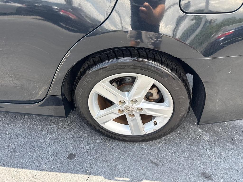 2013 BLACK TOYOTA CAMRY SE (4T1BF1FK8DU) with an 2.5L engine, Automatic transmission, located at 2929 9th St. West, Bradenton, 34205, (941) 242-2810, 27.473591, -82.570679 - Thanks for inquring into DriveNation USA! All vehicles listed can be viewed at www.drivenationusa.com for vehicle history reports and additonal info. We cannot quote any terms such as down payments or monthly payments without an application. You can apply directly at www.drivenationusa.com or by con - Photo#9