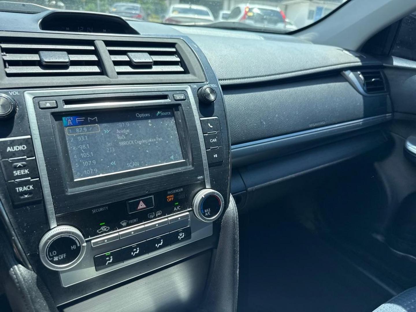 2013 BLACK TOYOTA CAMRY SE (4T1BF1FK8DU) with an 2.5L engine, Automatic transmission, located at 2929 9th St. West, Bradenton, 34205, (941) 242-2810, 27.473591, -82.570679 - Thanks for inquring into DriveNation USA! All vehicles listed can be viewed at www.drivenationusa.com for vehicle history reports and additonal info. We cannot quote any terms such as down payments or monthly payments without an application. You can apply directly at www.drivenationusa.com or by con - Photo#12