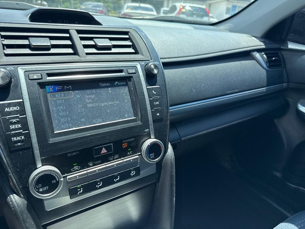2013 BLACK TOYOTA CAMRY SE (4T1BF1FK8DU) with an 2.5L engine, Automatic transmission, located at 2929 9th St. West, Bradenton, 34205, (941) 242-2810, 27.473591, -82.570679 - Thanks for inquring into DriveNation USA! All vehicles listed can be viewed at www.drivenationusa.com for vehicle history reports and additonal info. We cannot quote any terms such as down payments or monthly payments without an application. You can apply directly at www.drivenationusa.com or by con - Photo#12