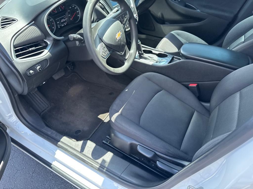 2017 WHITE CHEVROLET MALIBU LS (1G1ZB5ST2HF) with an 1.5L engine, Automatic transmission, located at 2929 9th St. West, Bradenton, 34205, (941) 242-2810, 27.473591, -82.570679 - Thanks for inquring into DriveNation USA! All vehicles listed can be viewed at www.drivenationusa.com for vehicle history reports and additonal info. We cannot quote any terms such as down payments or monthly payments without an application. You can apply directly at www.drivenationusa.com or by con - Photo#9