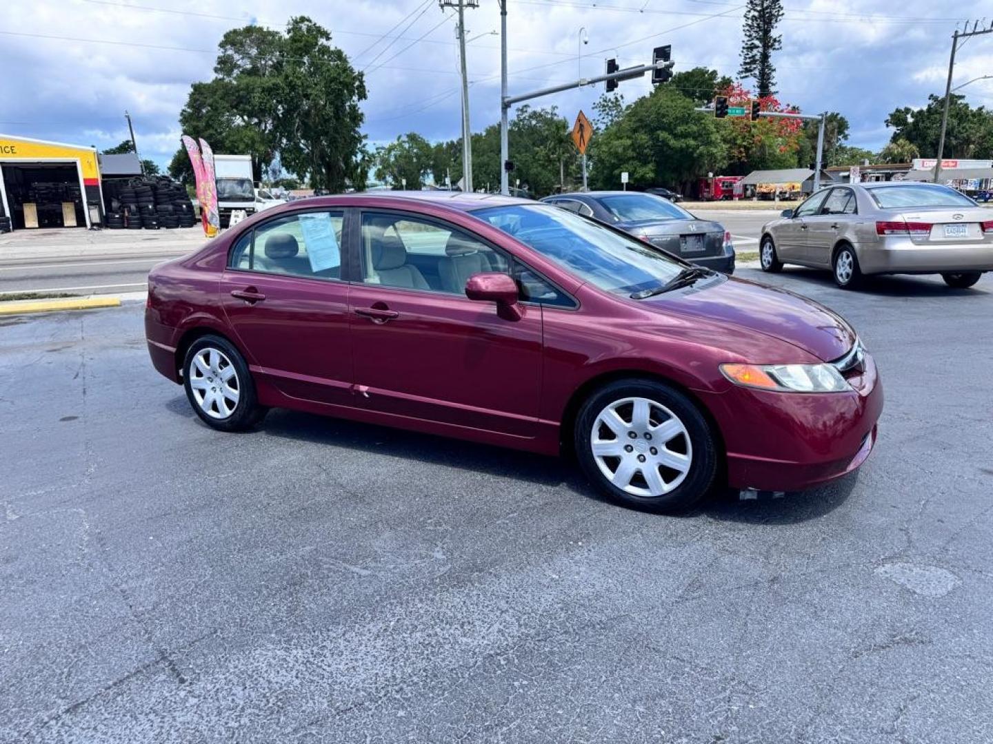 2008 RED HONDA CIVIC LX (2HGFA16528H) with an 1.8L engine, Automatic transmission, located at 2929 9th St. West, Bradenton, 34205, (941) 242-2810, 27.473591, -82.570679 - Thanks for inquring into DriveNation USA! All vehicles listed can be viewed at www.drivenationusa.com for vehicle history reports and additonal info. We cannot quote any terms such as down payments or monthly payments without an application. You can apply directly at www.drivenationusa.com or by con- Photo#2