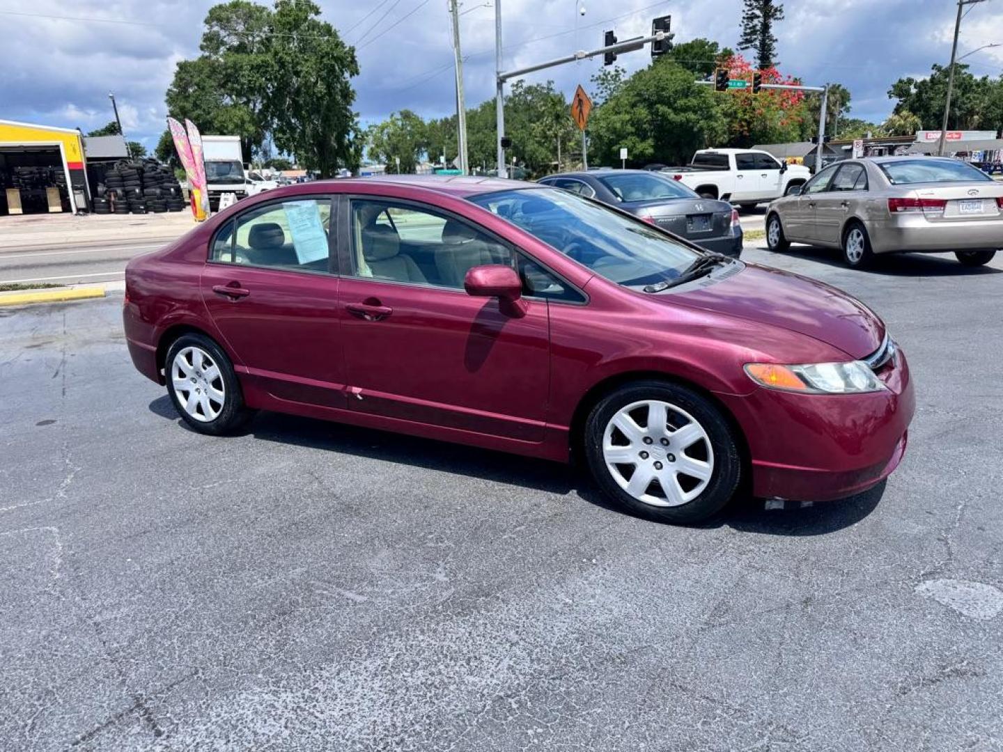2008 RED HONDA CIVIC LX (2HGFA16528H) with an 1.8L engine, Automatic transmission, located at 2929 9th St. West, Bradenton, 34205, (941) 242-2810, 27.473591, -82.570679 - Thanks for inquring into DriveNation USA! All vehicles listed can be viewed at www.drivenationusa.com for vehicle history reports and additonal info. We cannot quote any terms such as down payments or monthly payments without an application. You can apply directly at www.drivenationusa.com or by con- Photo#10