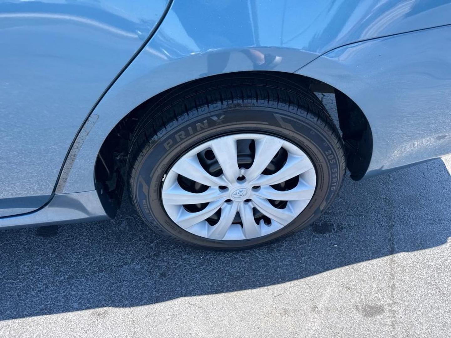 2013 BLUE TOYOTA COROLLA LE (5YFBU4EE5DP) with an 1.8L engine, Automatic transmission, located at 2929 9th St. West, Bradenton, 34205, (941) 242-2810, 27.473591, -82.570679 - Thanks for inquring into DriveNation USA! All vehicles listed can be viewed at www.drivenationusa.com for vehicle history reports and additonal info. We cannot quote any terms such as down payments or monthly payments without an application. You can apply directly at www.drivenationusa.com or by con - Photo#9