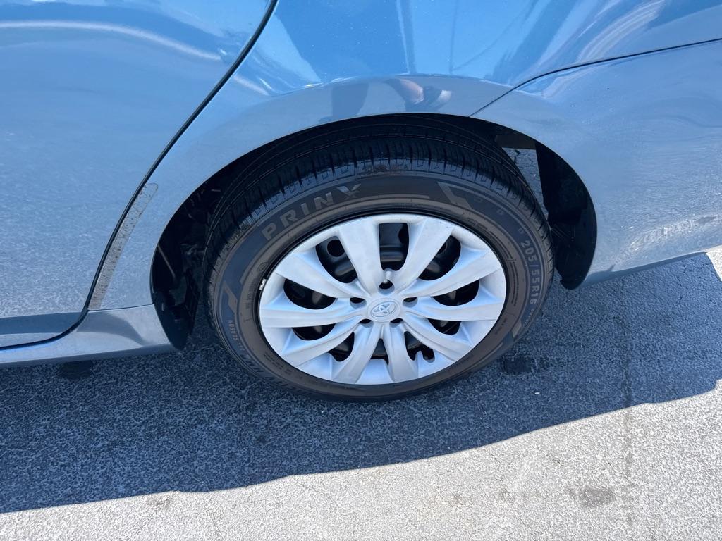 2013 BLUE TOYOTA COROLLA LE (5YFBU4EE5DP) with an 1.8L engine, Automatic transmission, located at 2929 9th St. West, Bradenton, 34205, (941) 242-2810, 27.473591, -82.570679 - Thanks for inquring into DriveNation USA! All vehicles listed can be viewed at www.drivenationusa.com for vehicle history reports and additonal info. We cannot quote any terms such as down payments or monthly payments without an application. You can apply directly at www.drivenationusa.com or by con - Photo#9