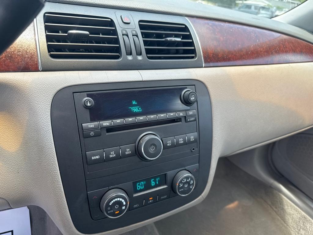 2006 BLACK BUICK LUCERNE CXL (1G4HD57206U) with an 3.8L engine, Automatic transmission, located at 2929 9th St. West, Bradenton, 34205, (941) 242-2810, 27.473591, -82.570679 - Thanks for inquring into DriveNation USA! All vehicles listed can be viewed at www.drivenationusa.com for vehicle history reports and additonal info. We cannot quote any terms such as down payments or monthly payments without an application. You can apply directly at www.drivenationusa.com or by con- Photo#12