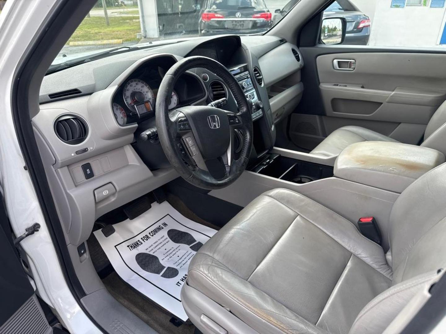 2015 WHITE HONDA PILOT EXL (5FNYF3H50FB) with an 3.5L engine, Automatic transmission, located at 2929 9th St. West, Bradenton, 34205, (941) 242-2810, 27.473591, -82.570679 - Thanks for inquring into DriveNation USA! All vehicles listed can be viewed at www.drivenationusa.com for vehicle history reports and additonal info. We cannot quote any terms such as down payments or monthly payments without an application. You can apply directly at www.drivenationusa.com or by con - Photo#9